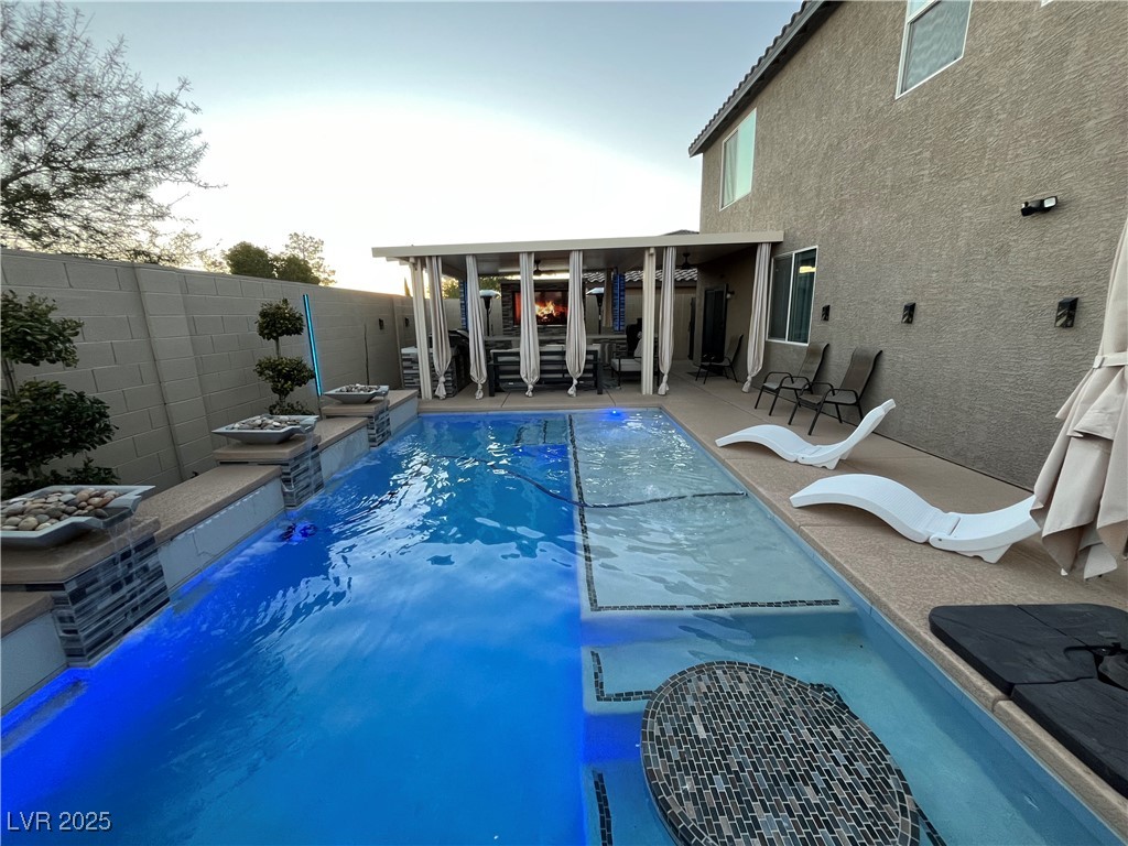 675 Turtleback Falls Avenue