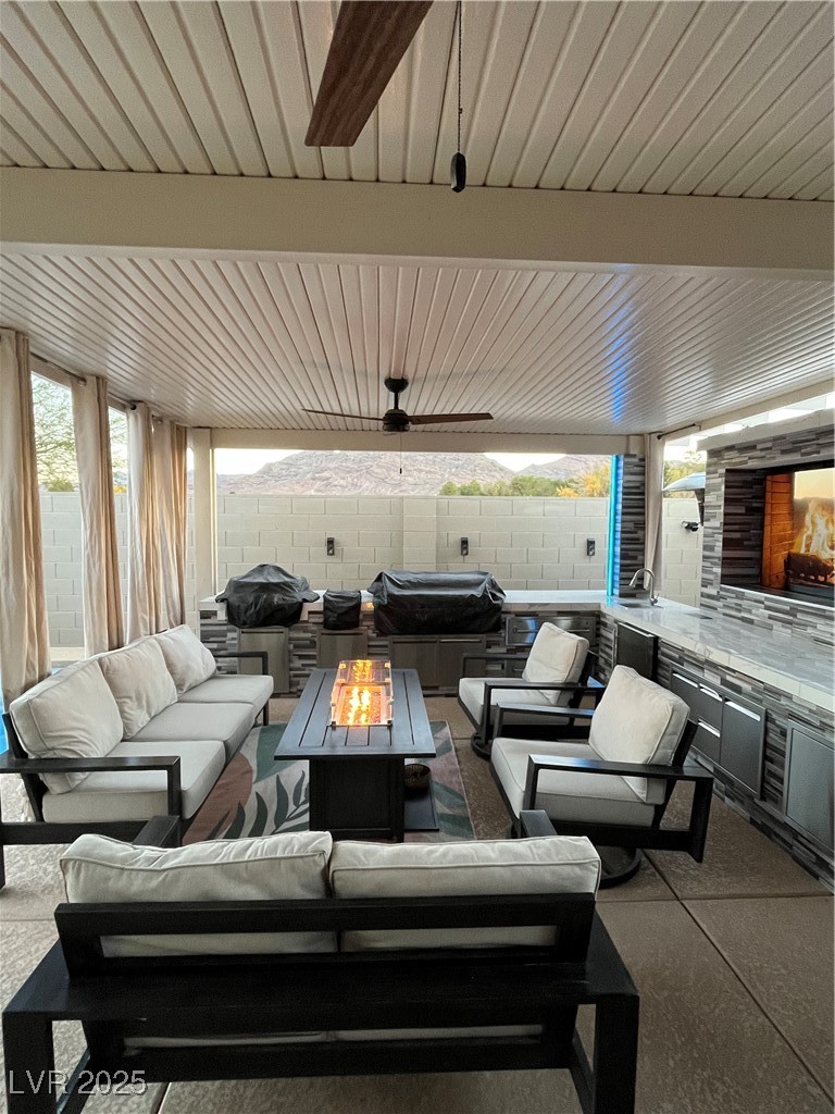 675 Turtleback Falls Avenue