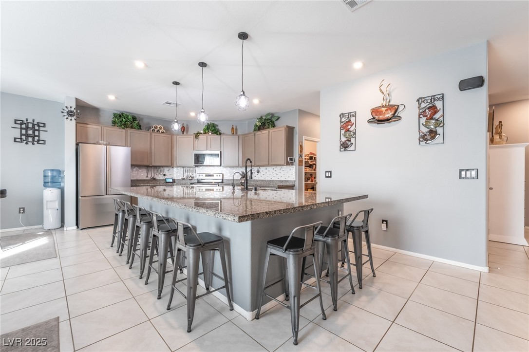 675 Turtleback Falls Avenue