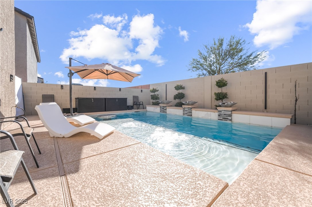 675 Turtleback Falls Avenue