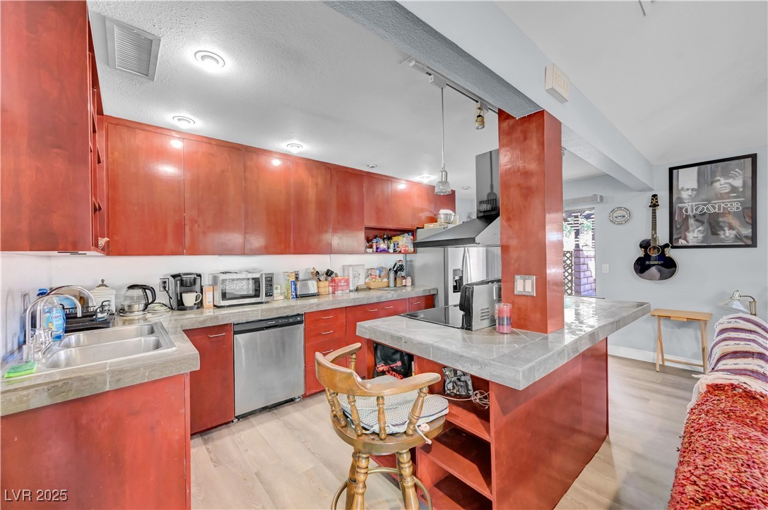 639 Pepper Tree Circle