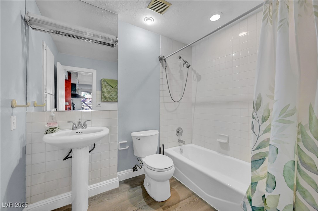 639 Pepper Tree Circle