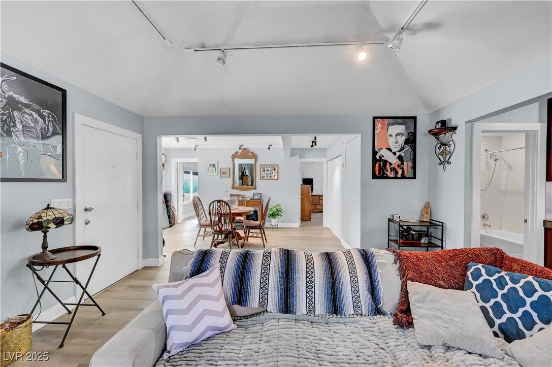 639 Pepper Tree Circle