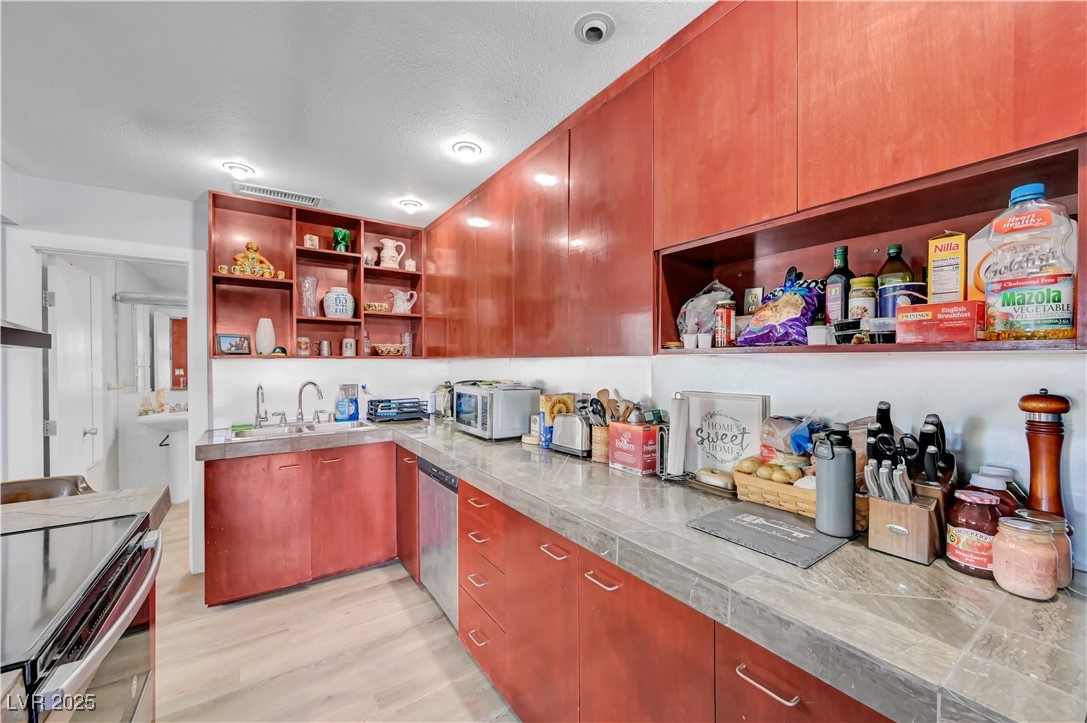 639 Pepper Tree Circle