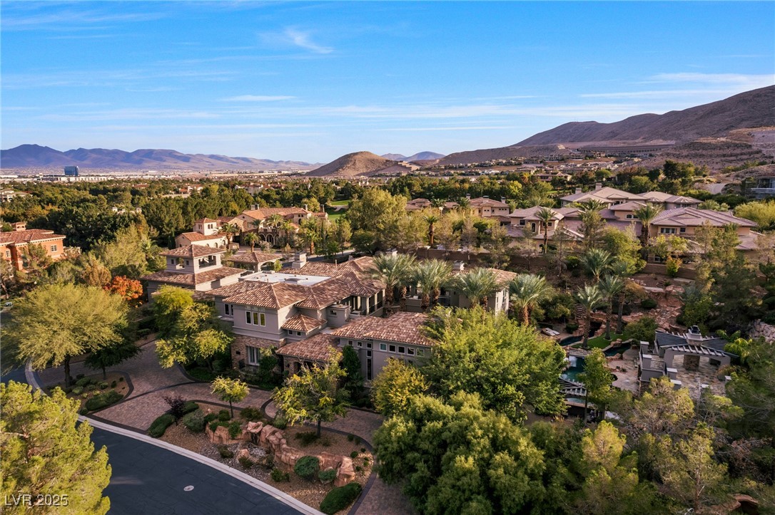 5 Wood Creek Court