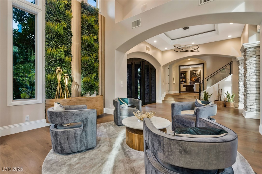 5 Wood Creek Court