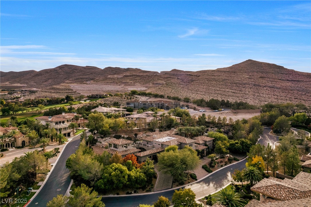 5 Wood Creek Court