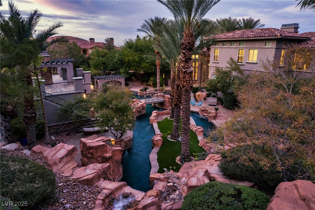 5 Wood Creek Court