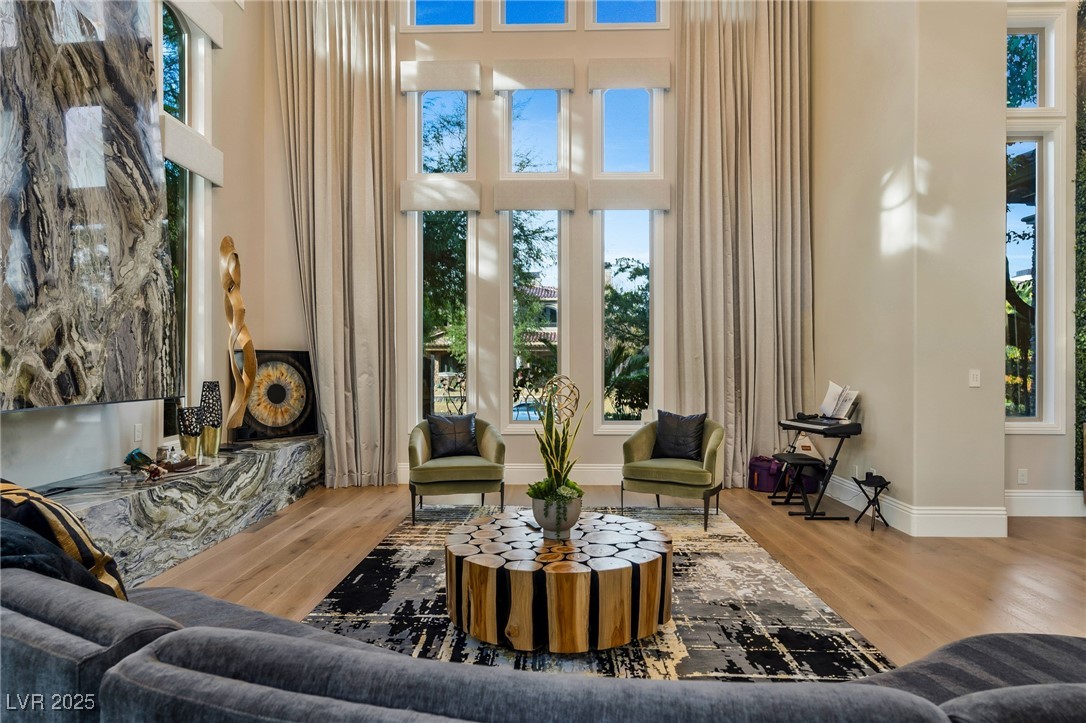 5 Wood Creek Court
