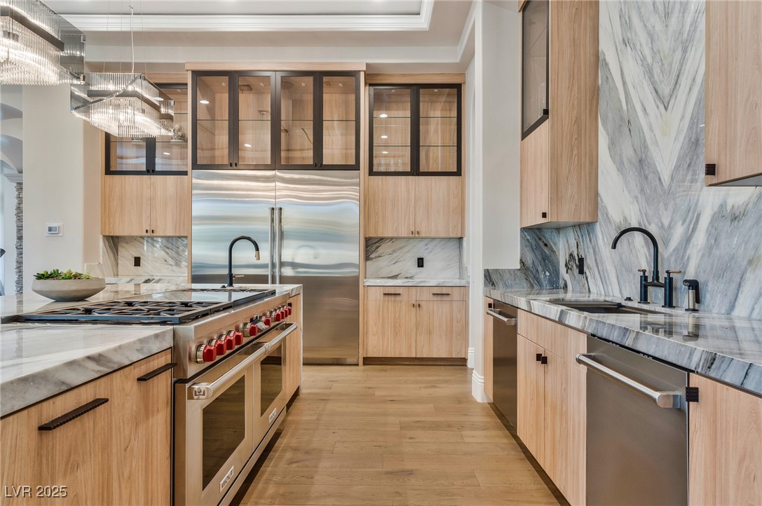 5 Wood Creek Court