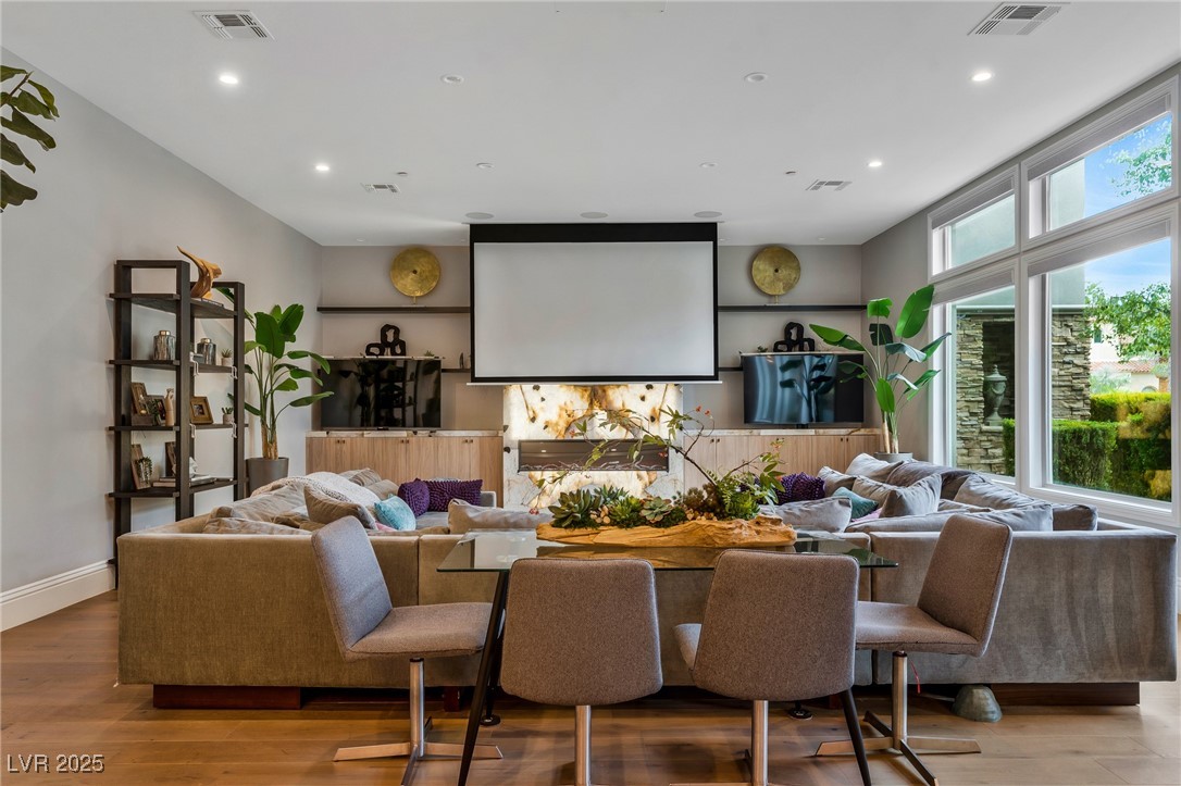 5 Wood Creek Court