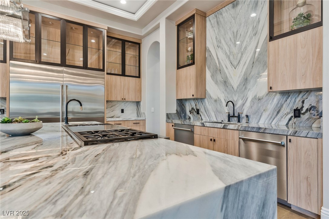 5 Wood Creek Court