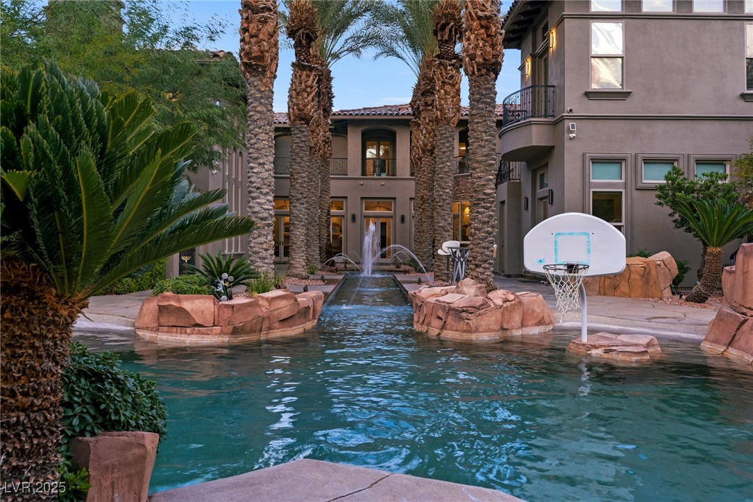 5 Wood Creek Court