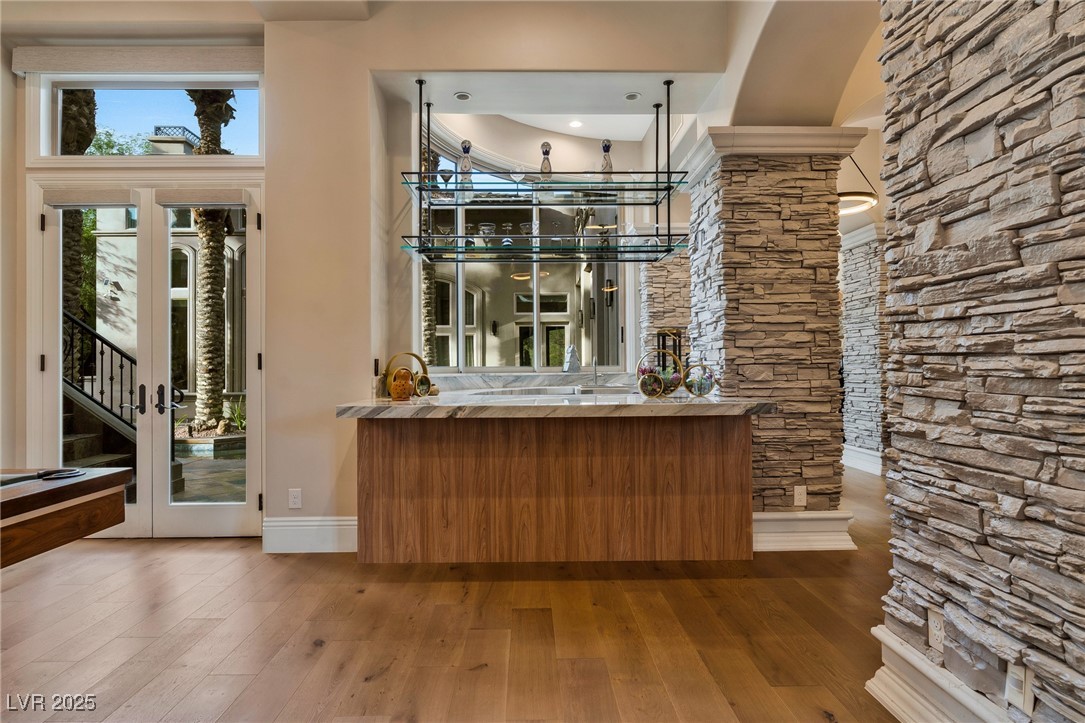5 Wood Creek Court