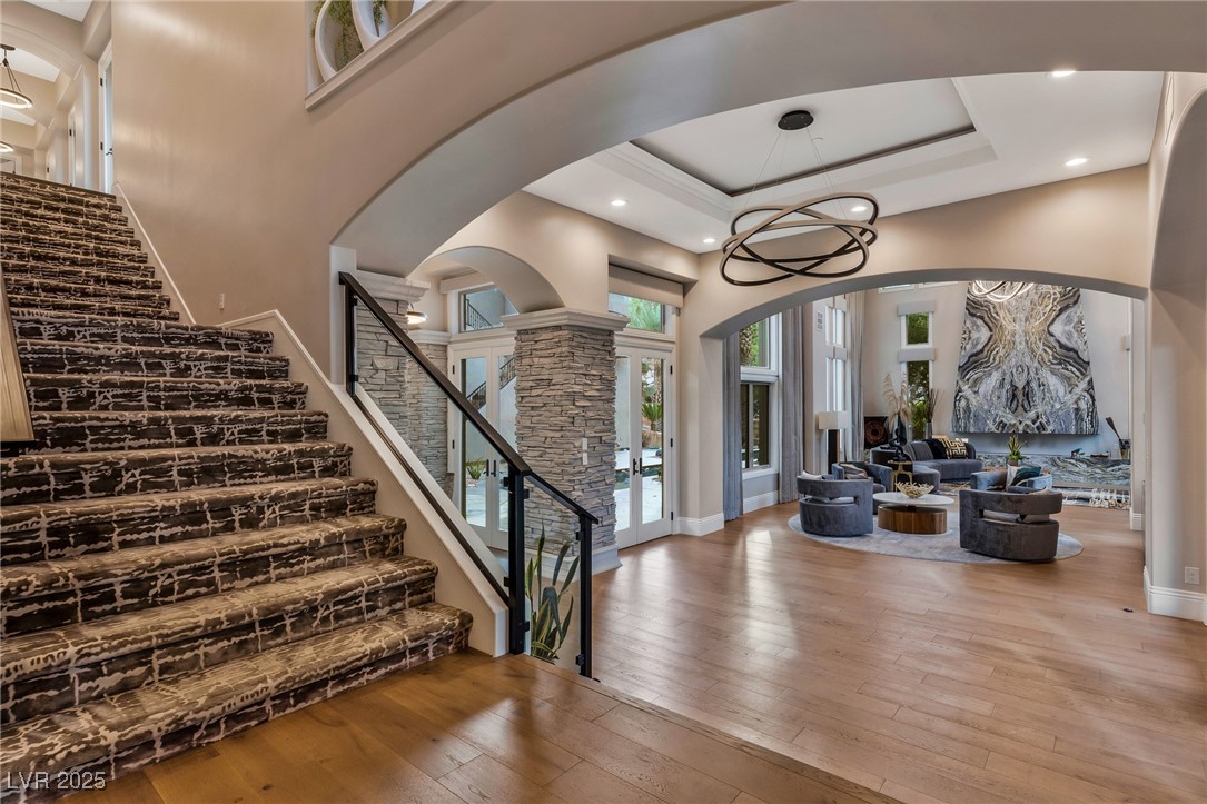 5 Wood Creek Court