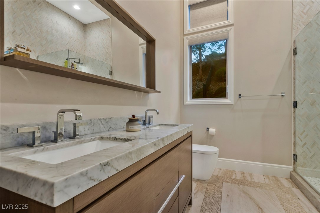 5 Wood Creek Court