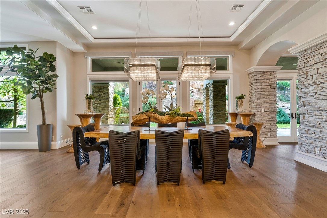 5 Wood Creek Court
