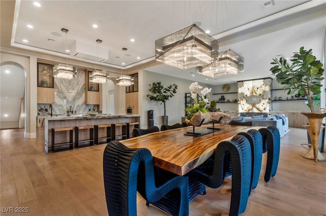 5 Wood Creek Court