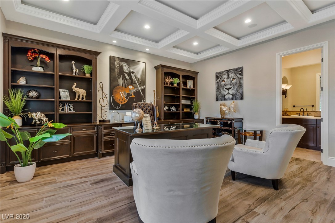 5 Wood Creek Court