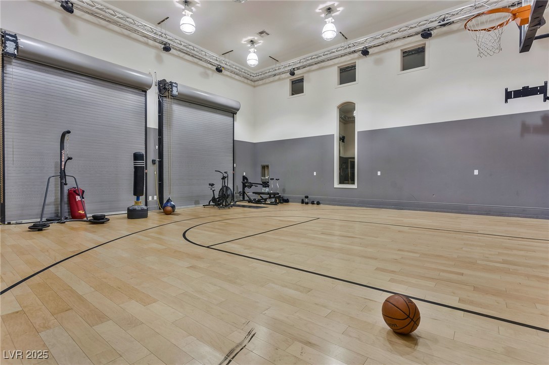 5 Wood Creek Court