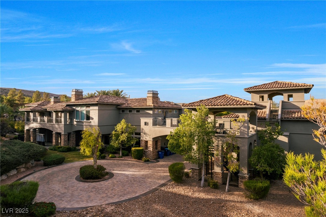 5 Wood Creek Court