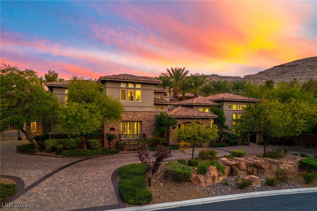 5 Wood Creek Court