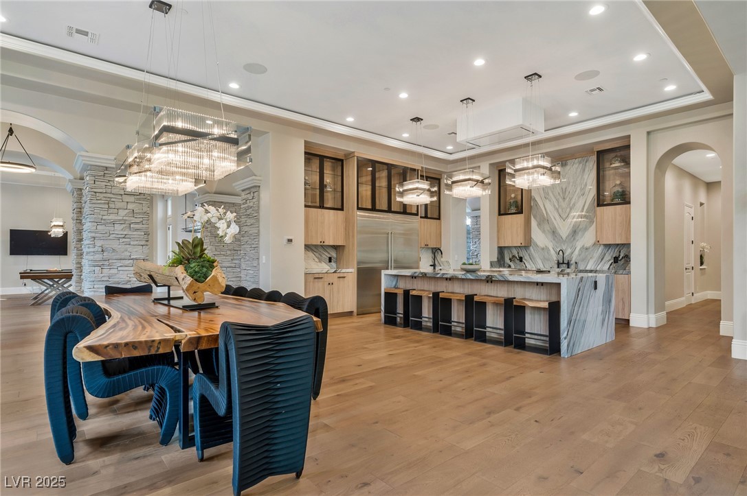 5 Wood Creek Court