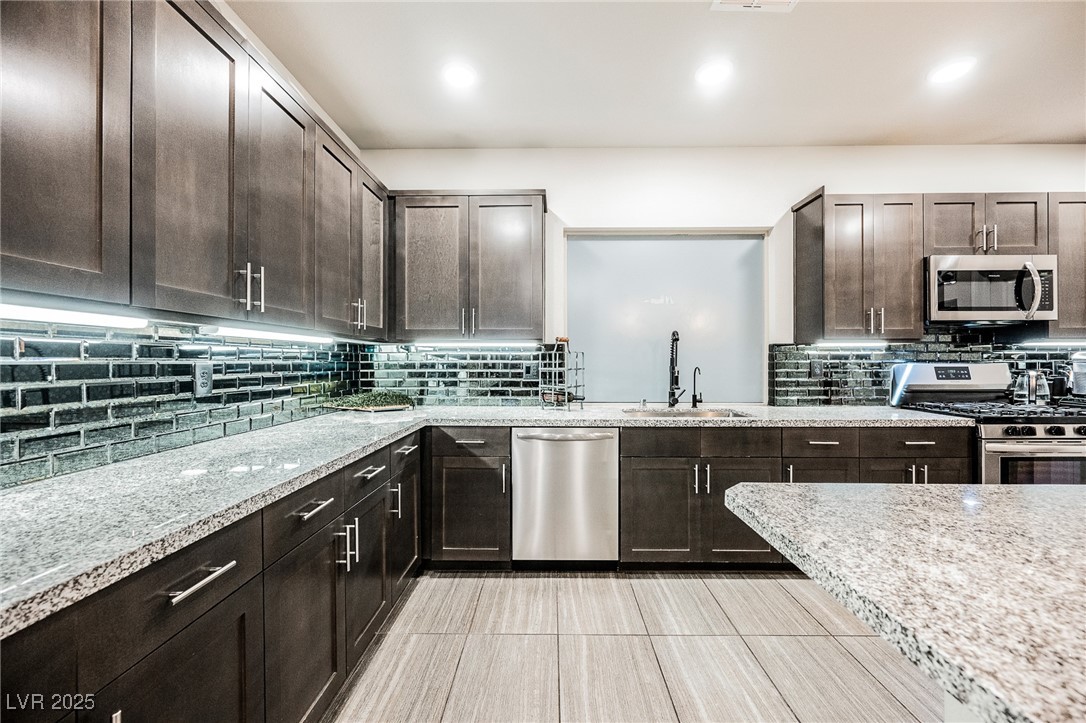 8113 Misty Canyon Avenue