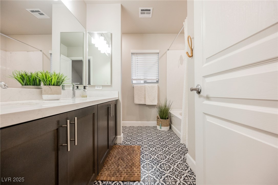 8113 Misty Canyon Avenue