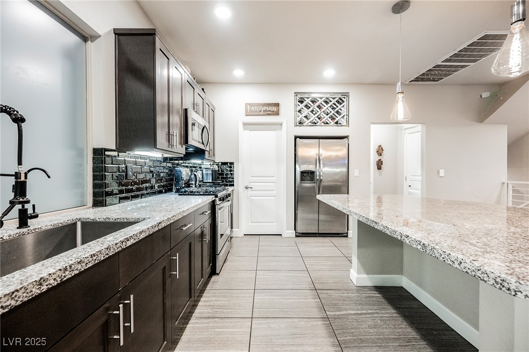 8113 Misty Canyon Avenue