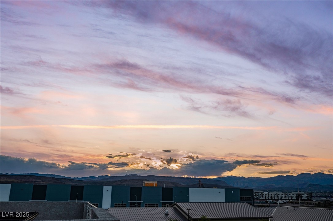 8113 Misty Canyon Avenue