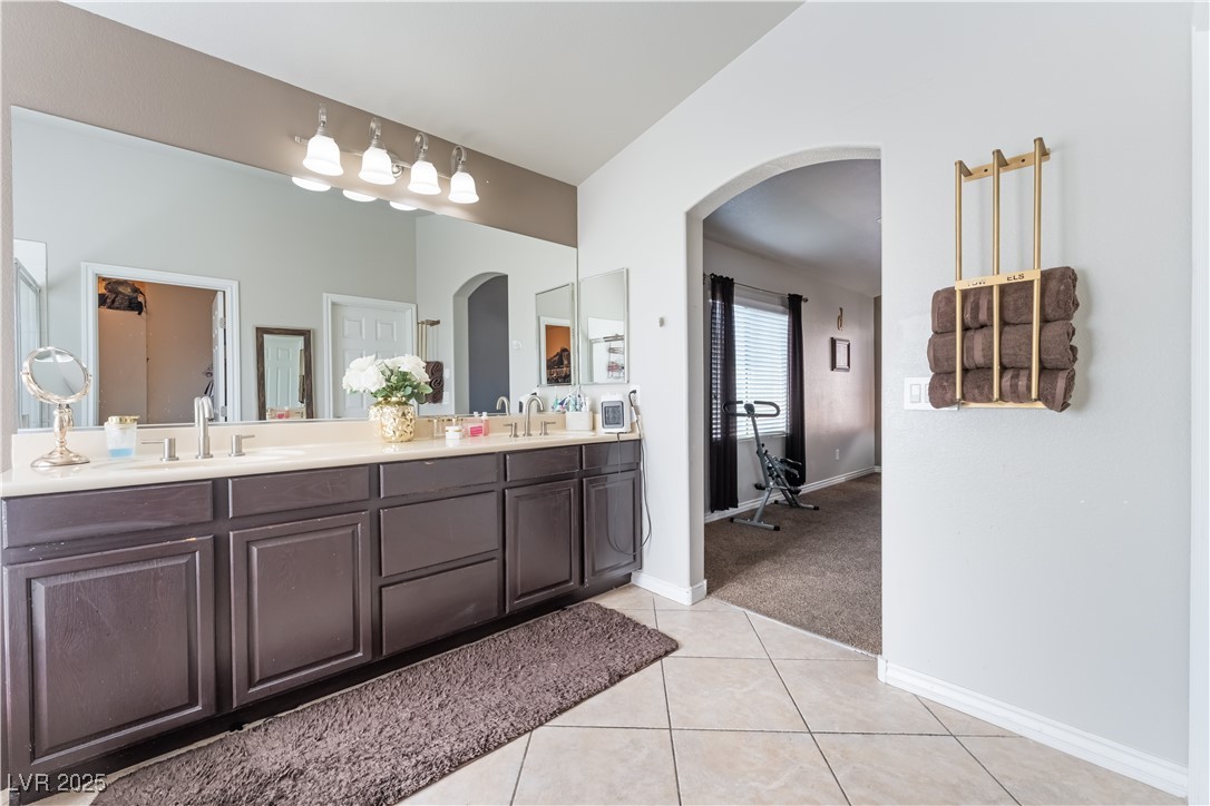 5837 Gold Horizon Street