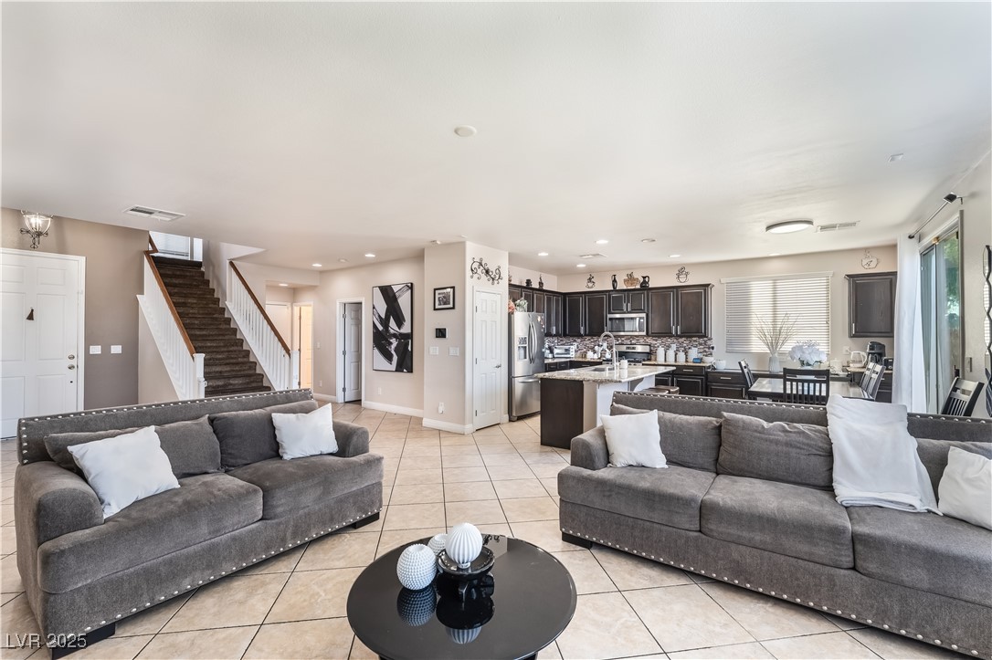 5837 Gold Horizon Street