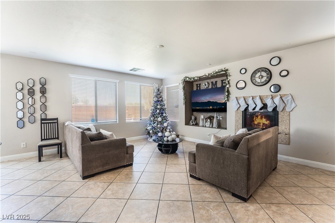 5837 Gold Horizon Street