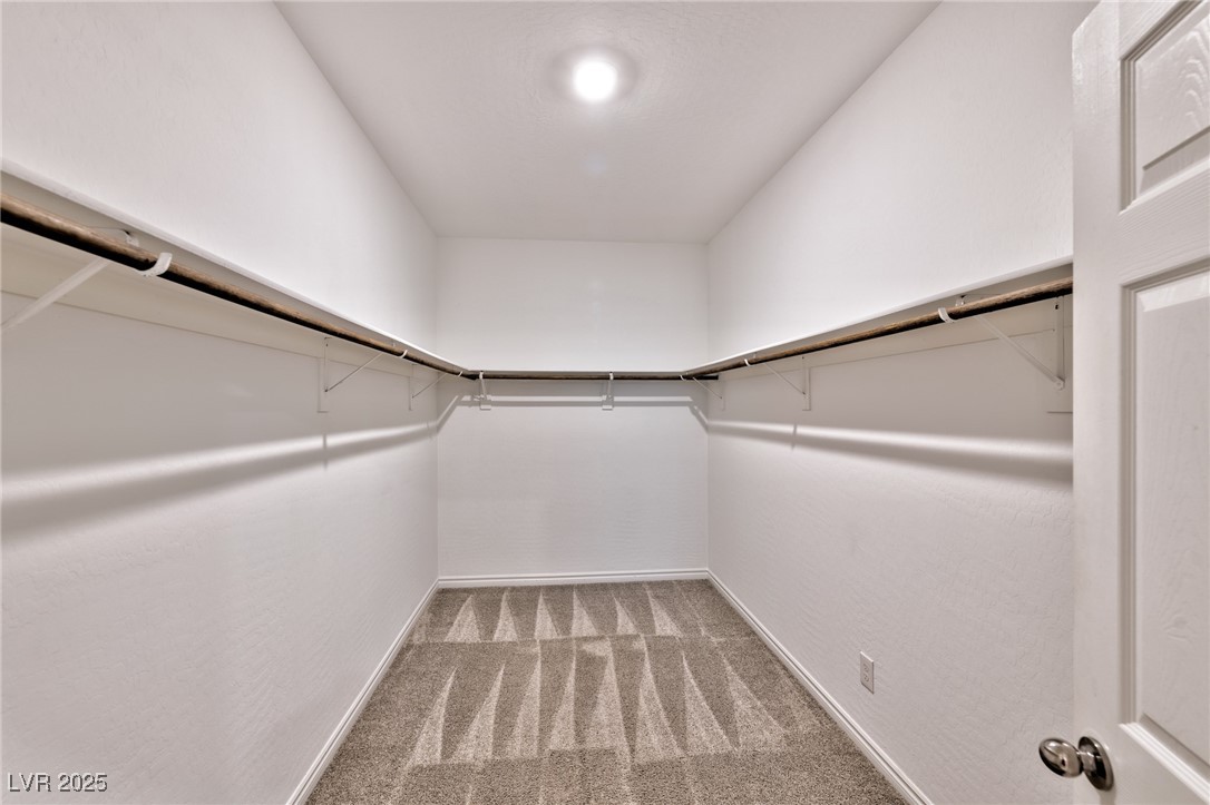 988 Edel Hest Avenue