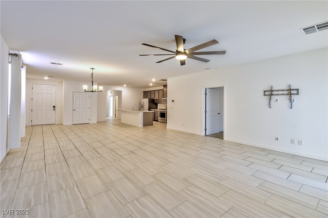 988 Edel Hest Avenue