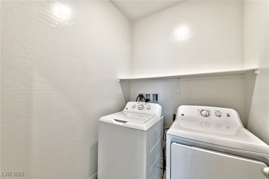 988 Edel Hest Avenue