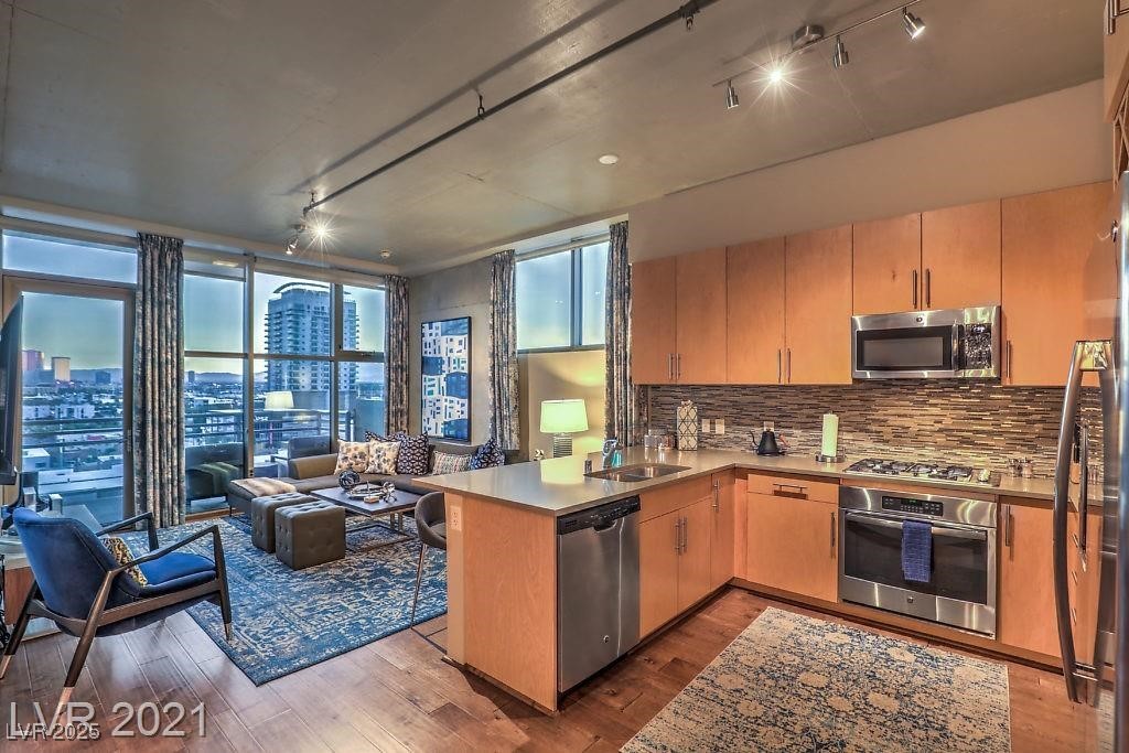 353 East Bonneville Avenue 1002