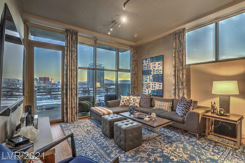 353 East Bonneville Avenue 1002