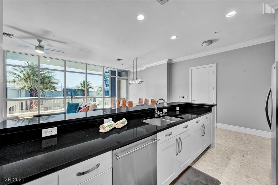 4525 Dean Martin Drive 306