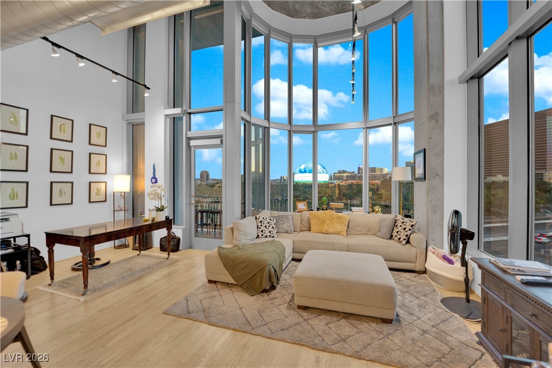 360 East Desert Inn Road 607