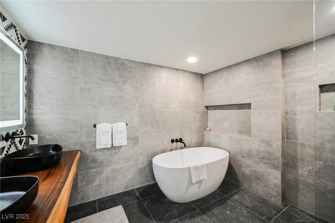 1640 Crystal Shadows Circle