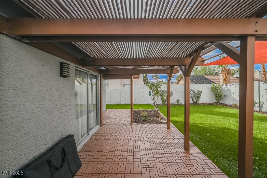 1640 Crystal Shadows Circle