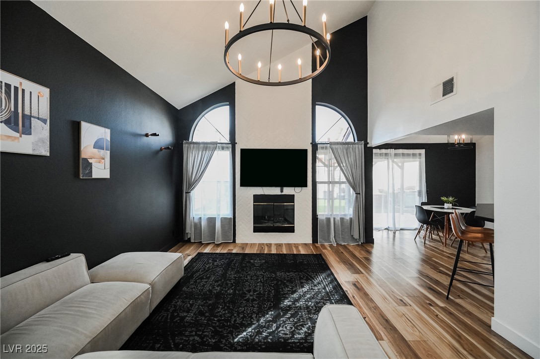 1640 Crystal Shadows Circle