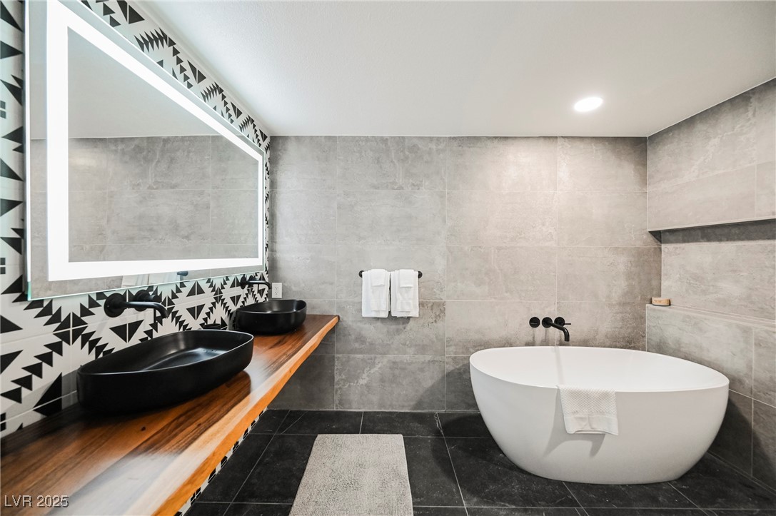 1640 Crystal Shadows Circle