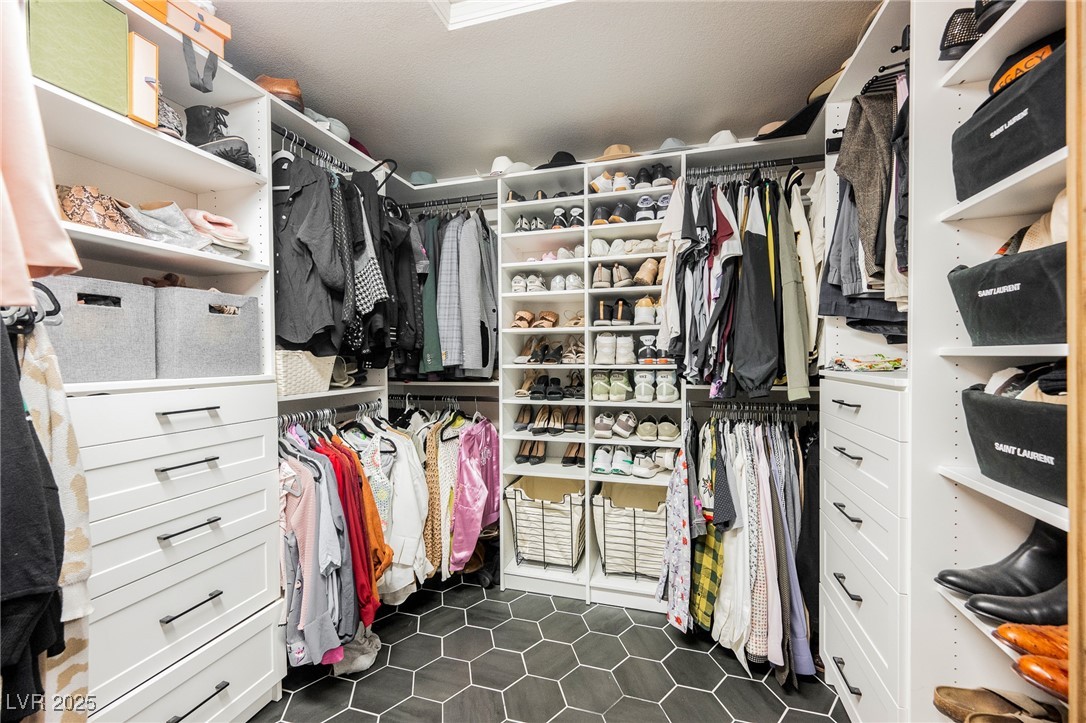 8113 Misty Canyon Avenue