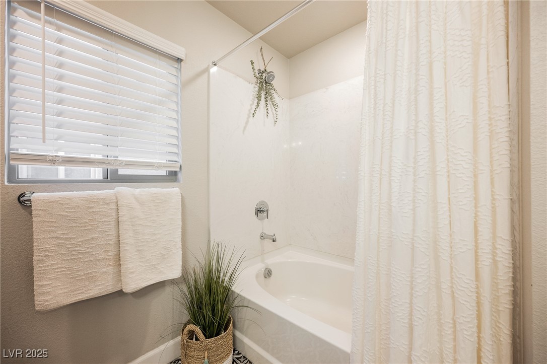 8113 Misty Canyon Avenue