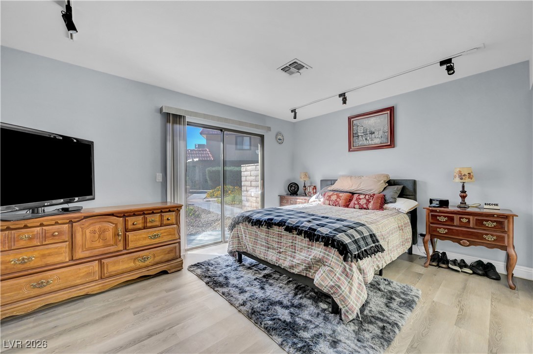 639 Pepper Tree Circle