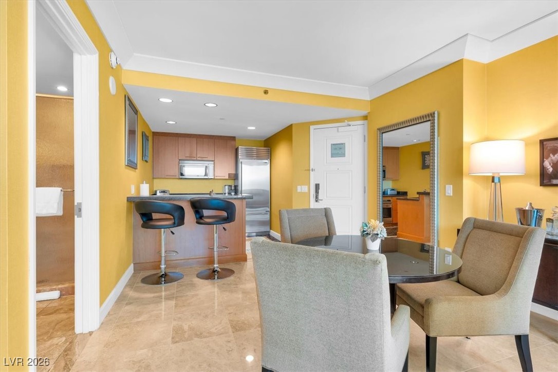 2000 North Fashion Show Drive 5326