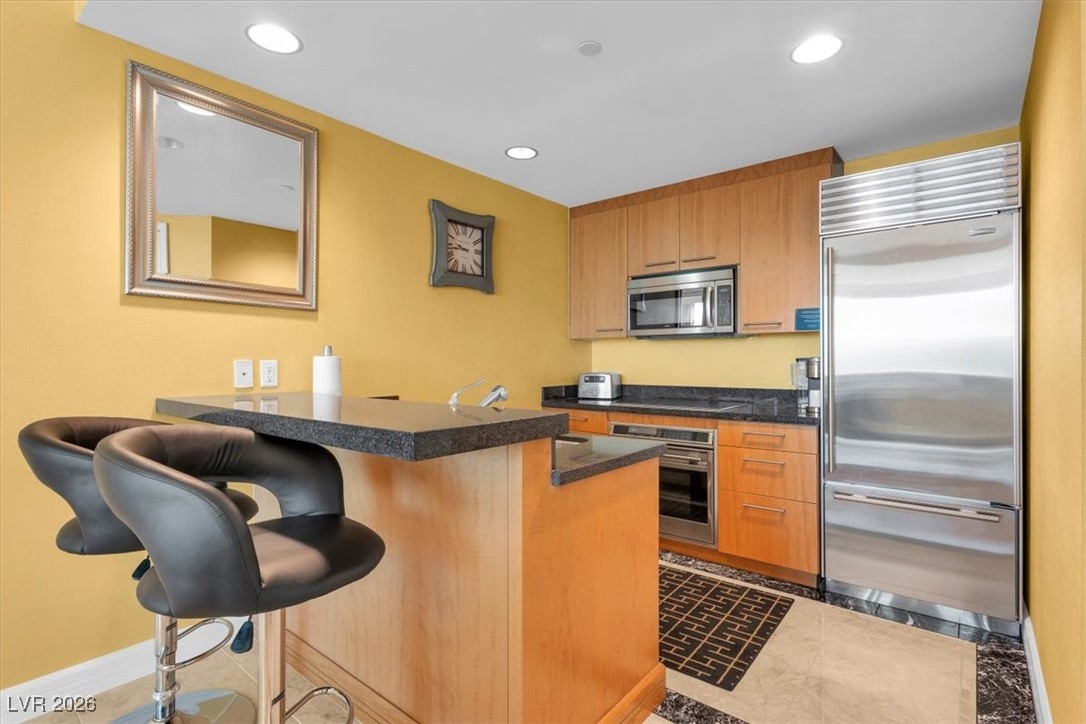 2000 North Fashion Show Drive 5326